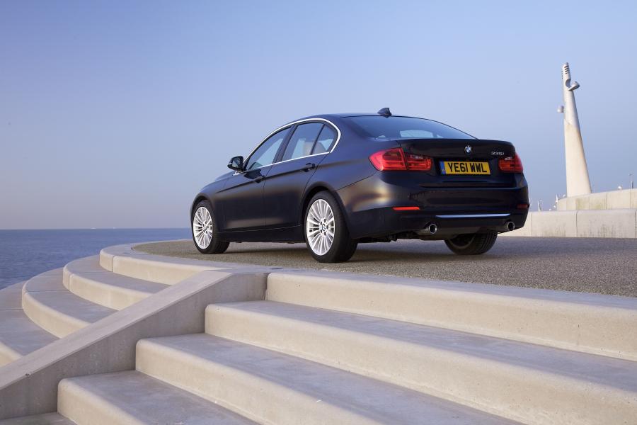  BMW 335iLuxury 2012 года  (UK) (фото 11 из 33)